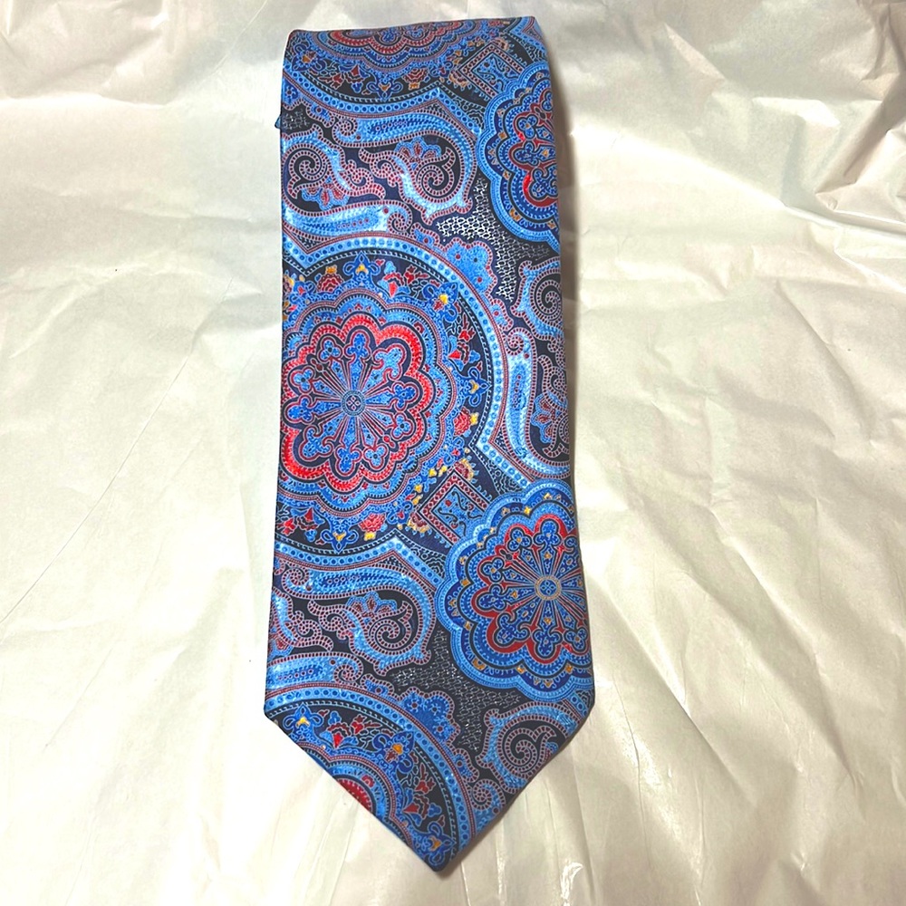 Ermenegildo Zegna Men’s Tie. 100% Silk Made In Italy. Blue Multicolor Design